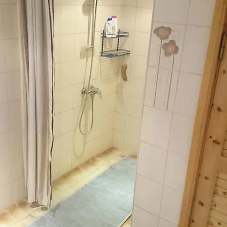 Ots Kodumajutus Ostanak kod kuće